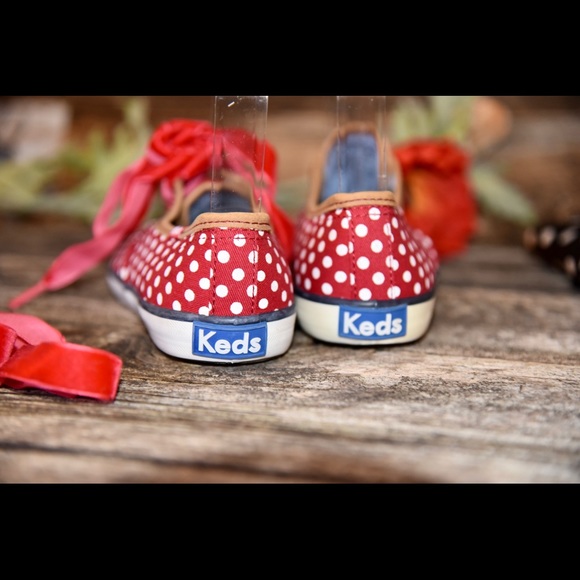 Keds Shoes  Red Polka Dot with  Cutest Red Velvet Ribbon Laces size 6 - Picture 2 of 10